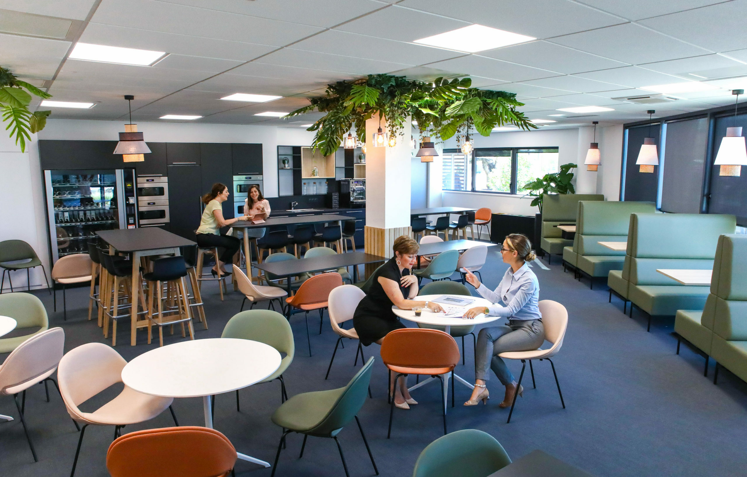 Bureaux équipés INSITU à Toulouse avec espaces de travail collaboratifs et services inclus.